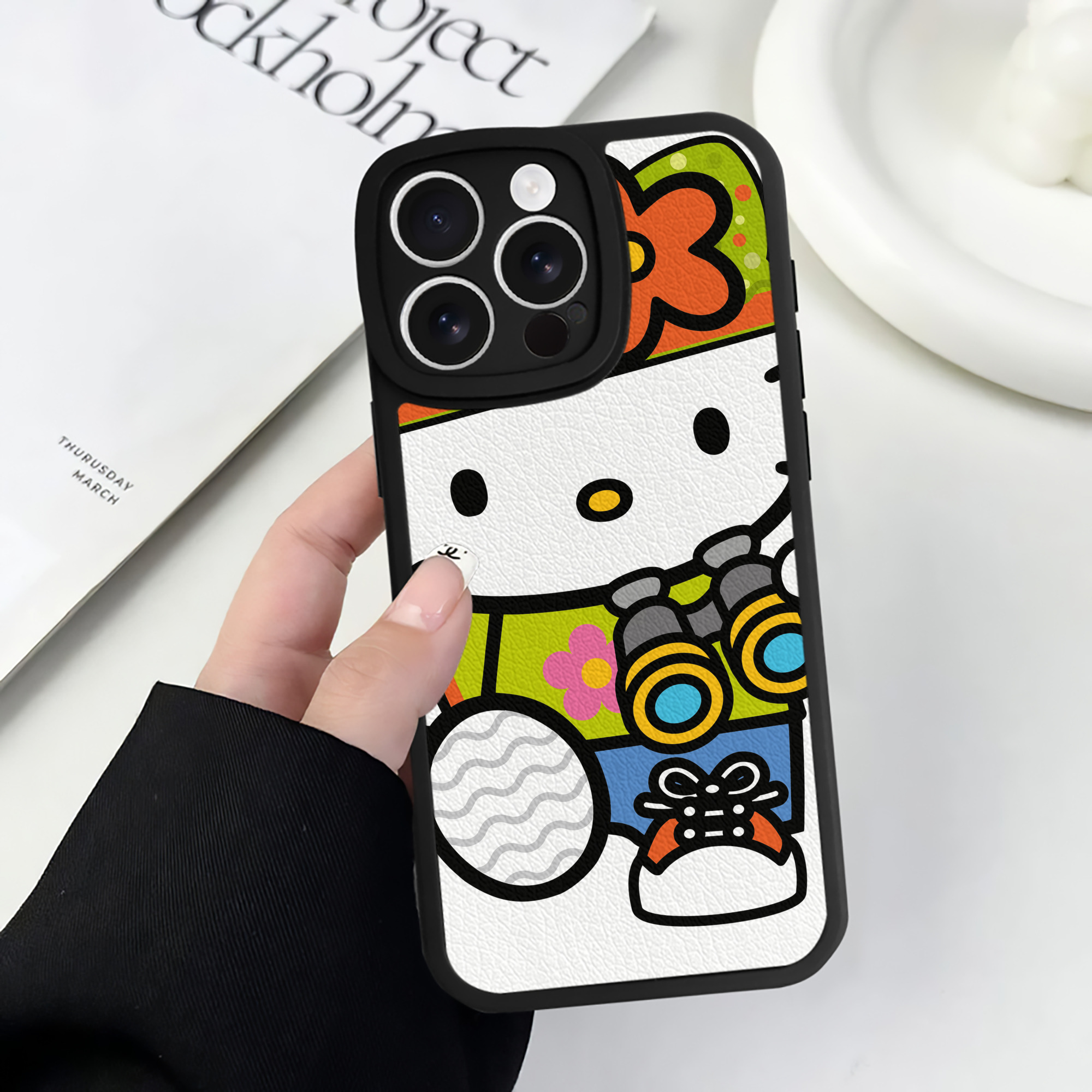 （画像用） Hello Kitty ハローキティ 【iPhone 16シリーズ対応】シリコンスマホケース（レザー調） 材質：シリコン